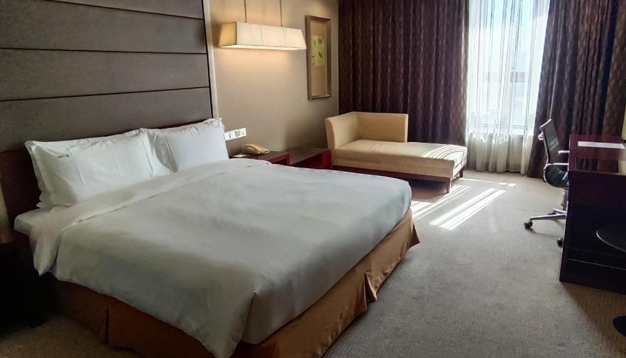 Holiday Inn Beijing Haidian, An Ihg Hotel Exterior photo